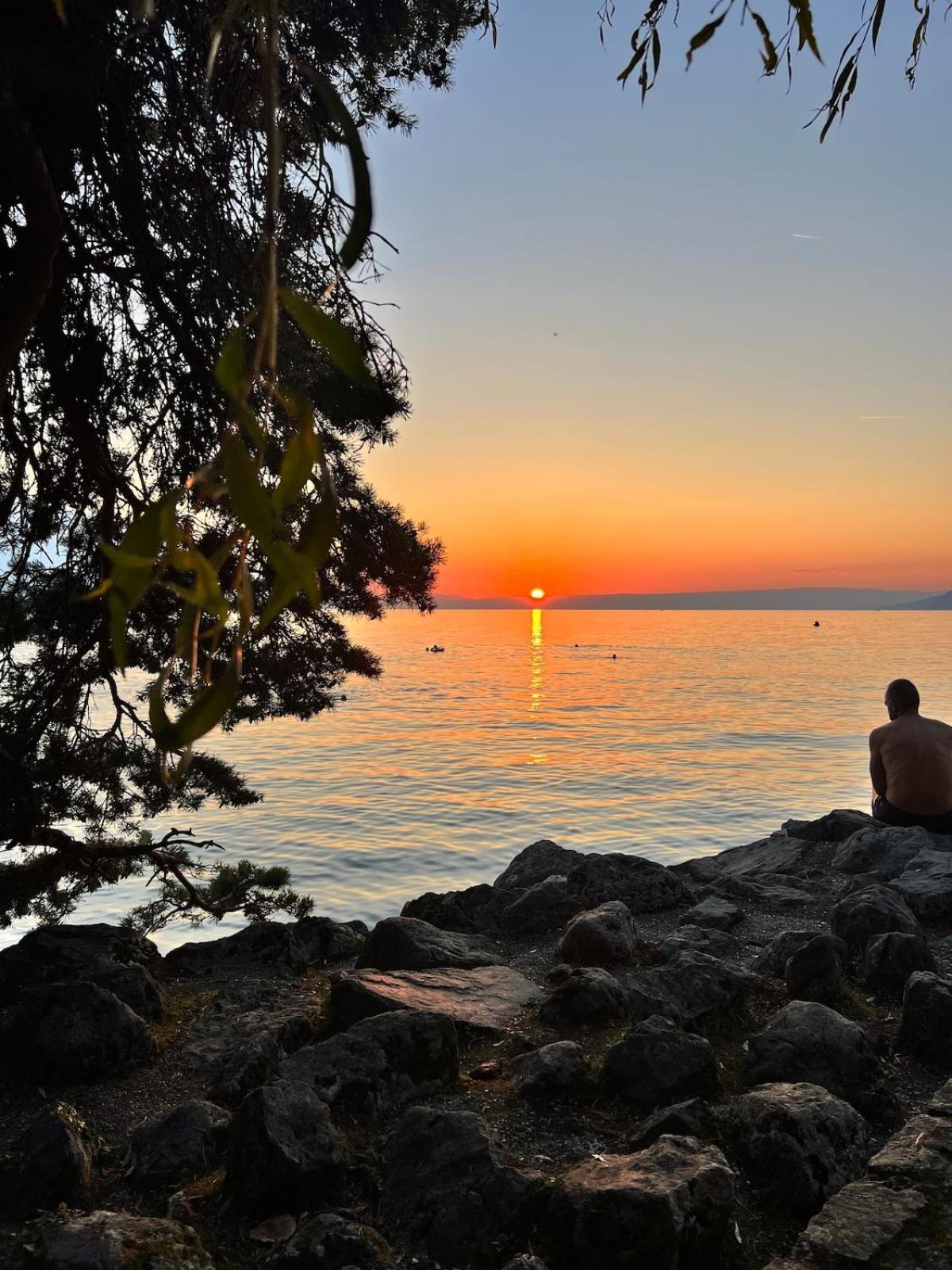 Apartment Close To & Chillon Castle, New & Comfortable *